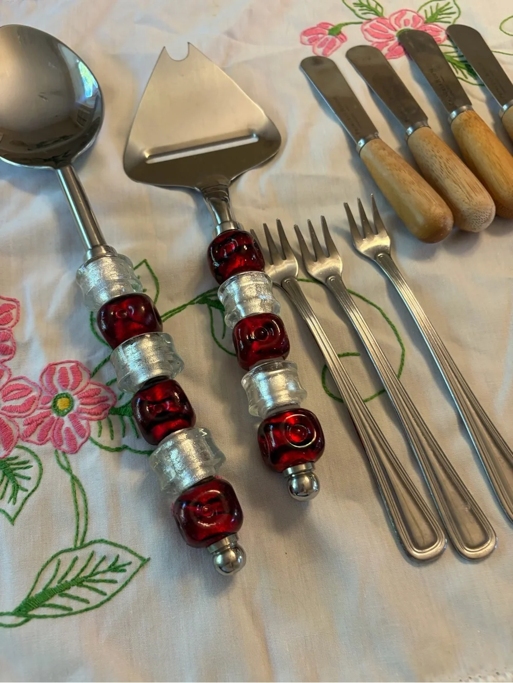 Vintage Pampered Chef Beaded Spoon Cheese Shaver Princess House Butter Knives